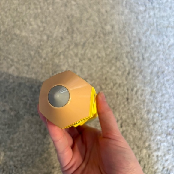 Little Tikes Learn & Play 100 Words Spell & Spin Pencil Alphabet Learning - Picture 5 of 6